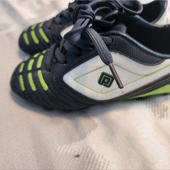 NEW Boys’ Cleats – Size 12 (Toddler) – Gray & Neon Green – Dream Pairs - Picture 5 of 7